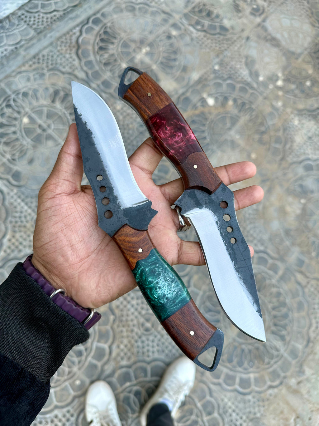 D2 steel hunting knives