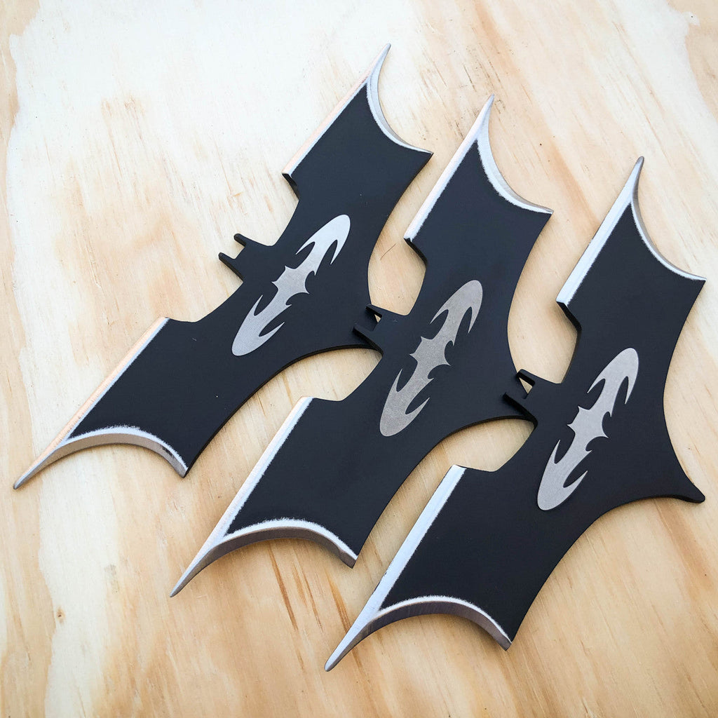 Bat throwing knife