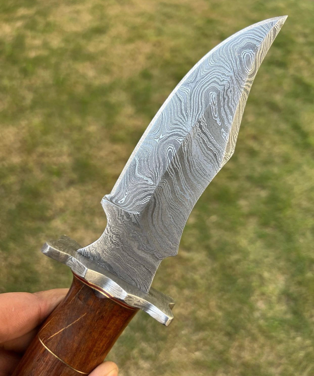 Exquisite Custom Handmade Damascus Hunting Knife | Stained Rose Wood Handle | 10 Inches | Leather Sheath |