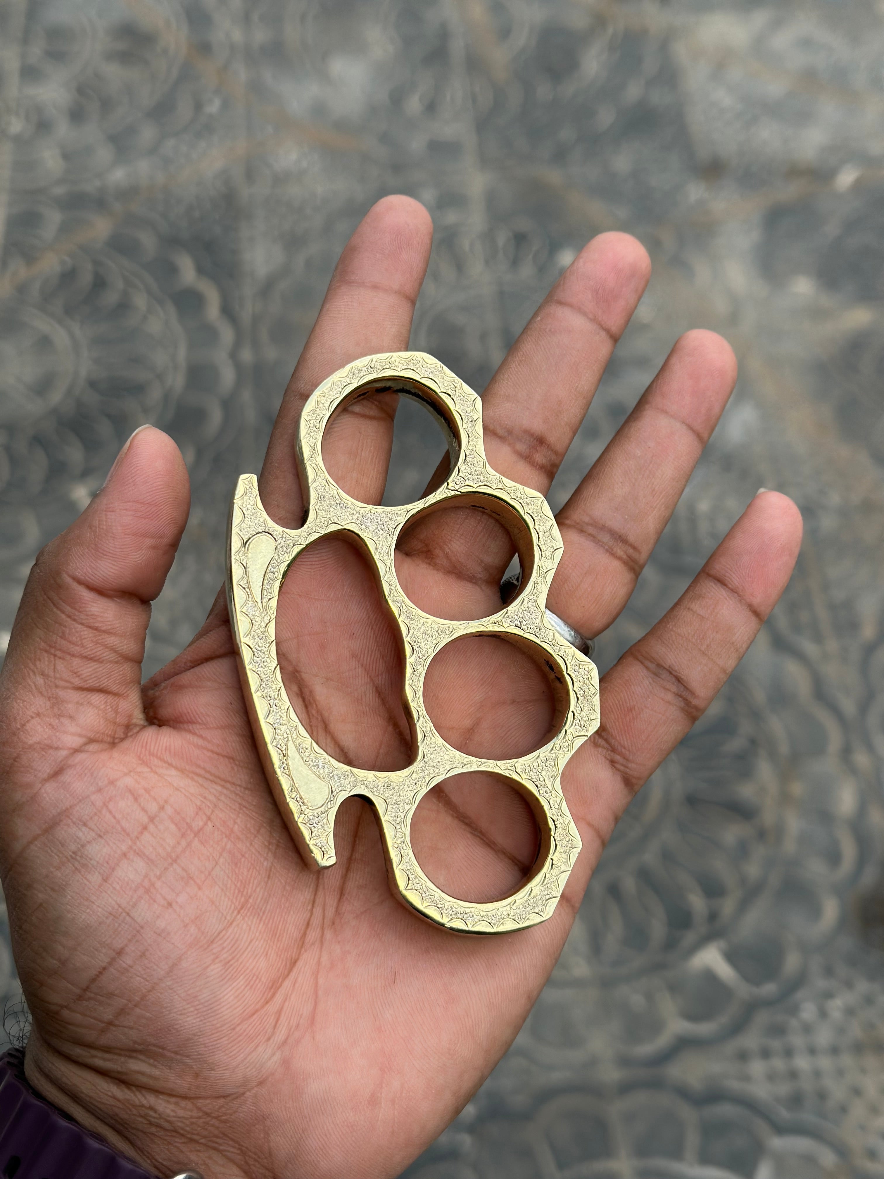 Hand-Engraved Brass Knuckle – Summer 2025 with Premium Leather Belt Case