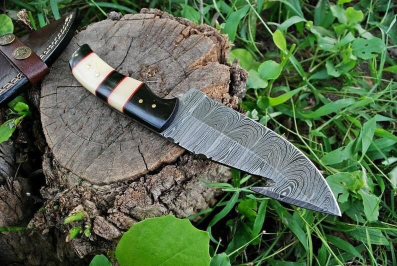 Custom handmade Damascus steel Guthook hunting knife