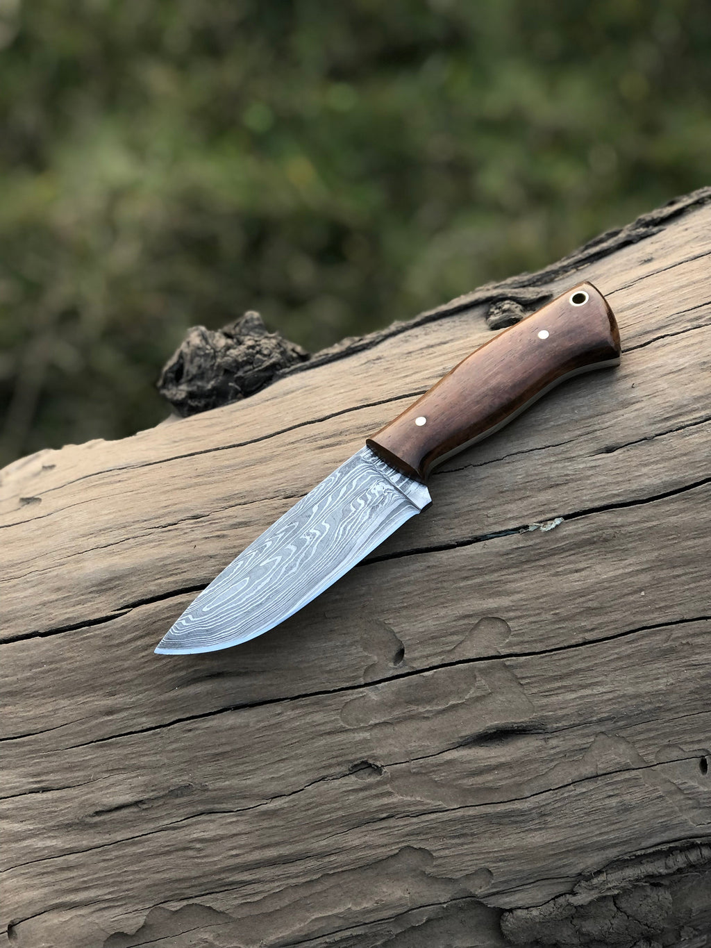 Custom handmade Damascus steel hunting knife