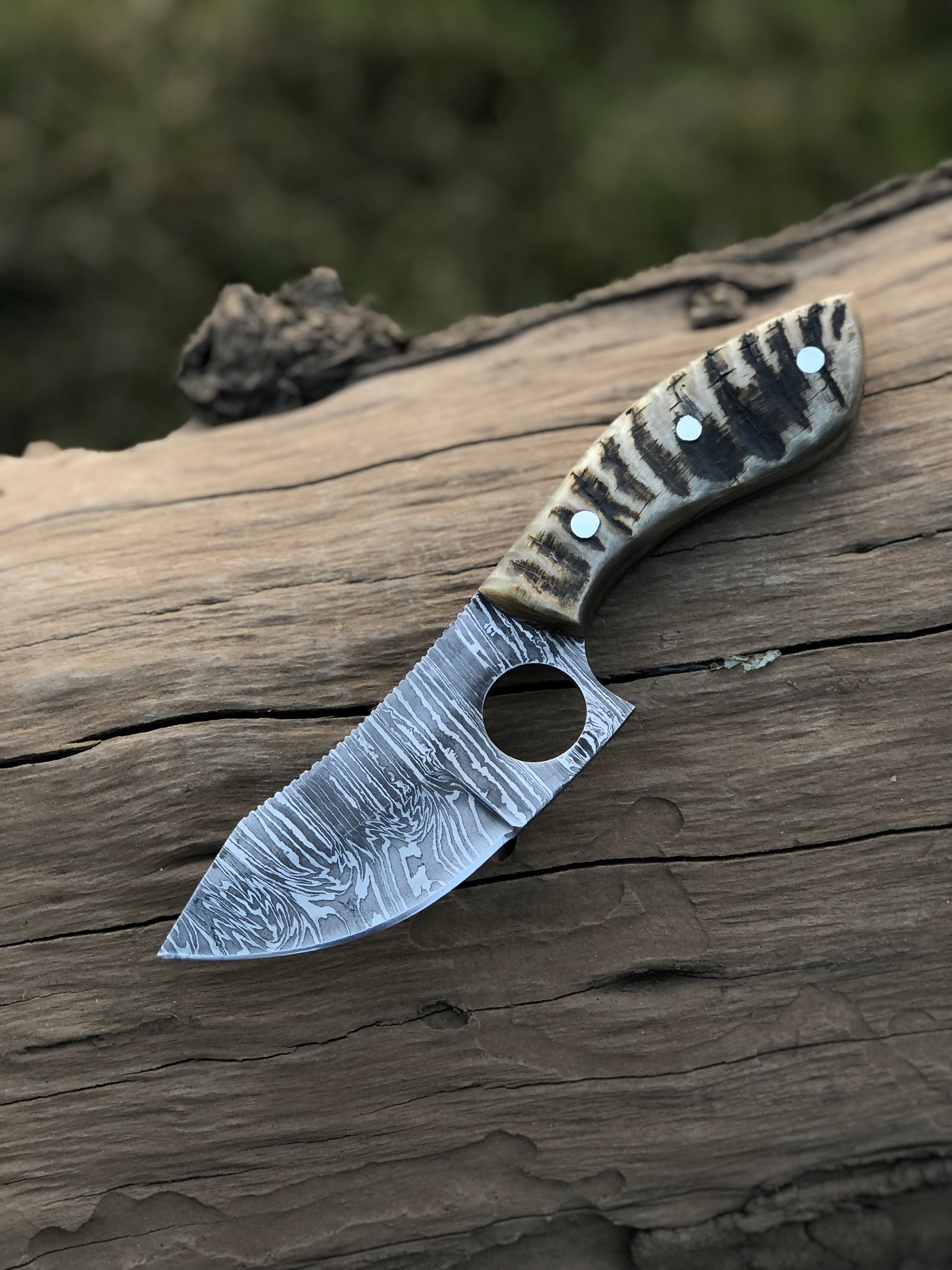 Custom handmade Damascus steel hunting knife