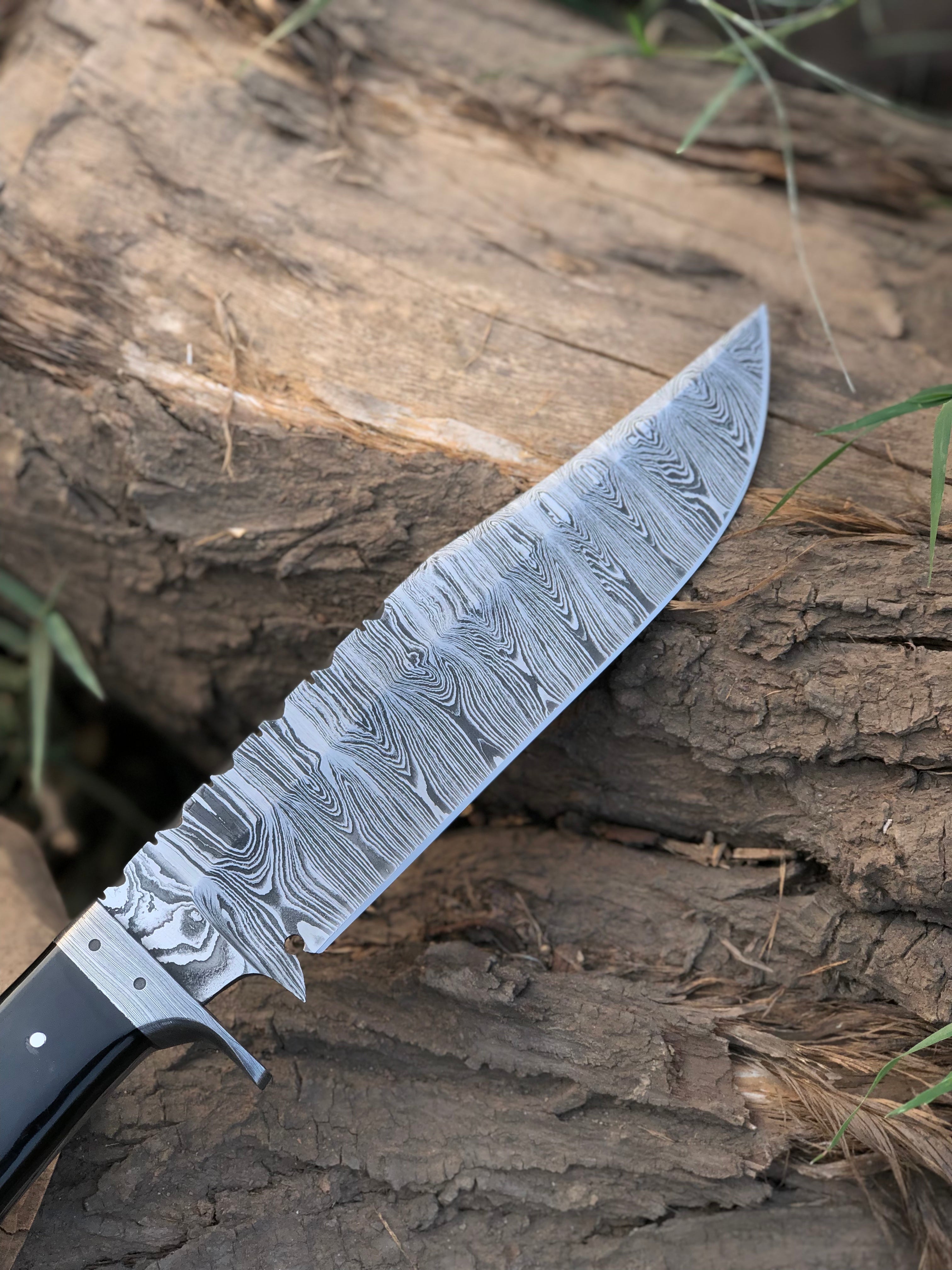 Custom handmade Damascus steel hunting knife
