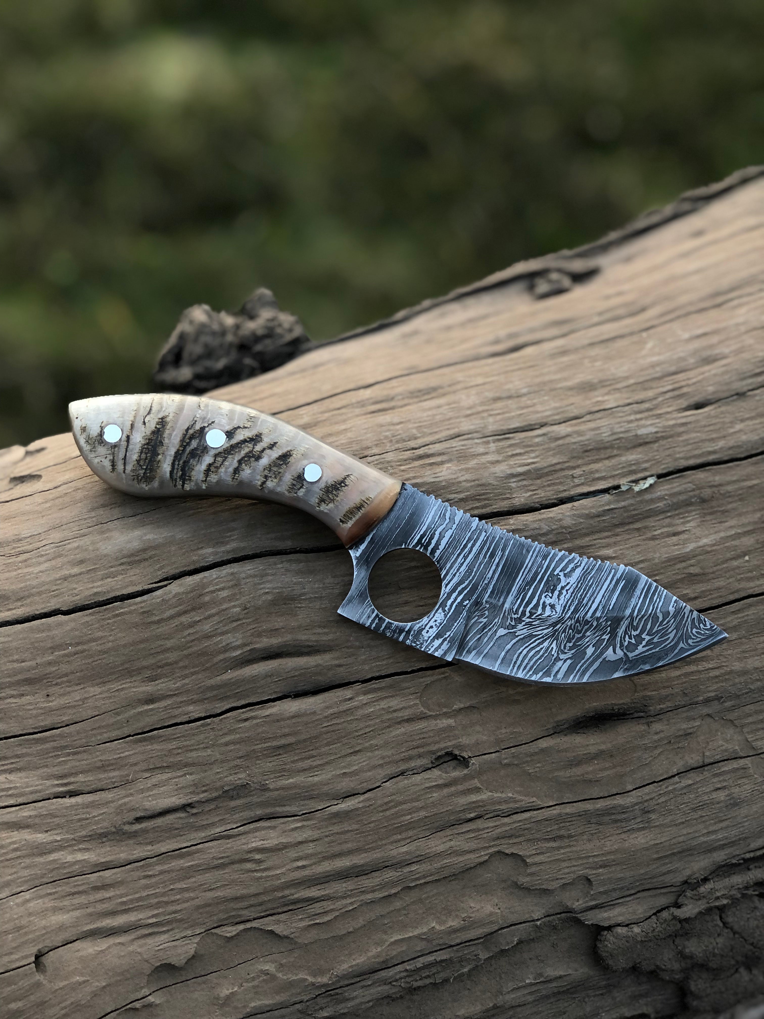 Custom handmade Damascus steel hunting knife