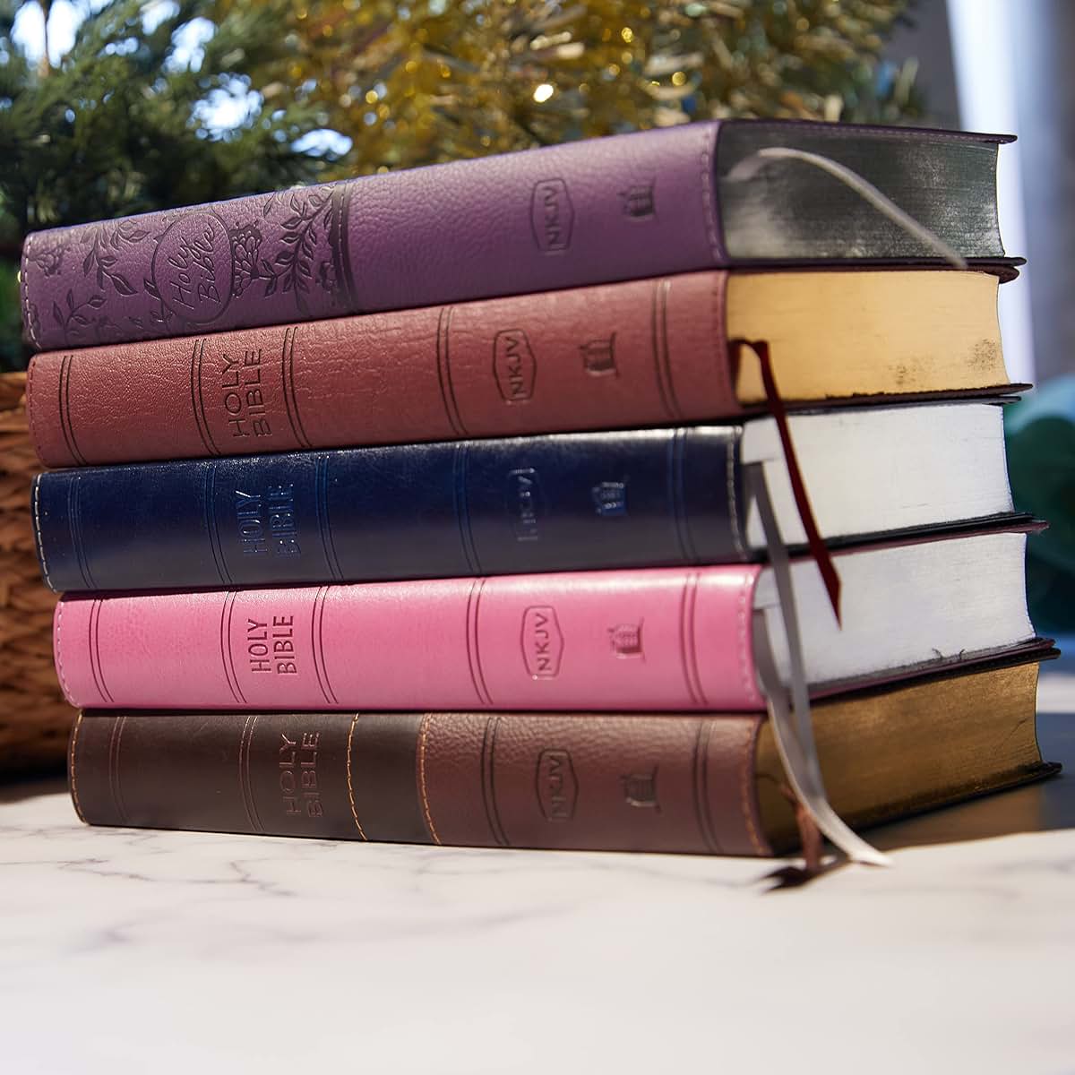 NKJV Deluxe Gift Bible, Leathersoft, Pink, Red Letter