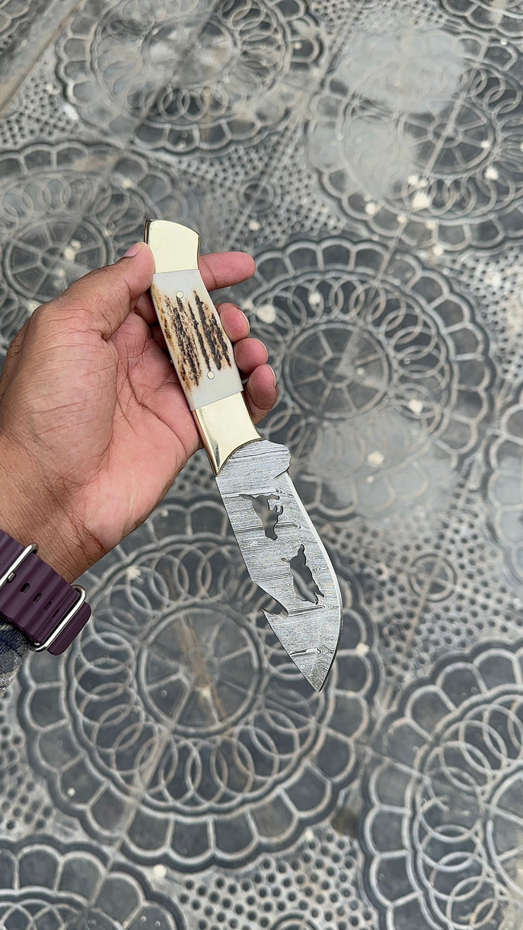 Custom handmade Damascus steel hunting knife