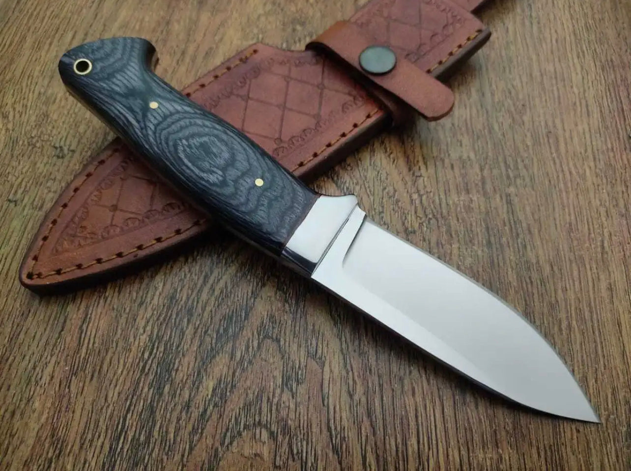 Handmade hunting knife