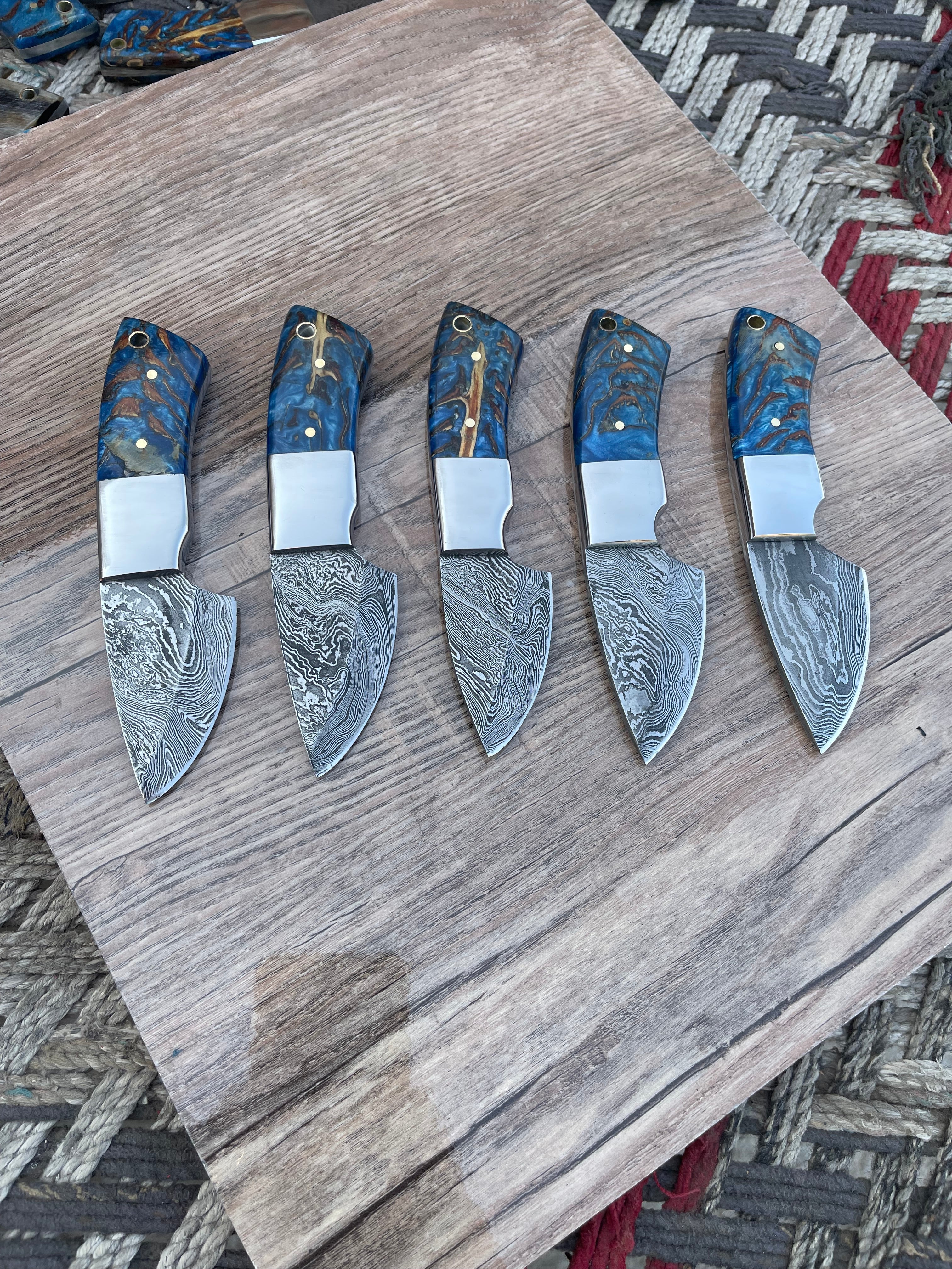 Skinning Knife Set – 5.5” Handmade Damascus Steel with Pine Cone Resin Handle