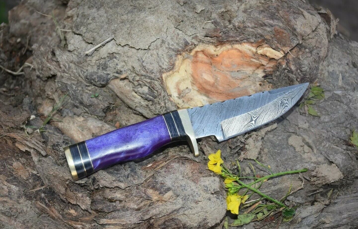 Custom Handmade 8" Damascus Steel Hunting Knife with Brass Guard and Resin Handle, Includes Leather Sheath