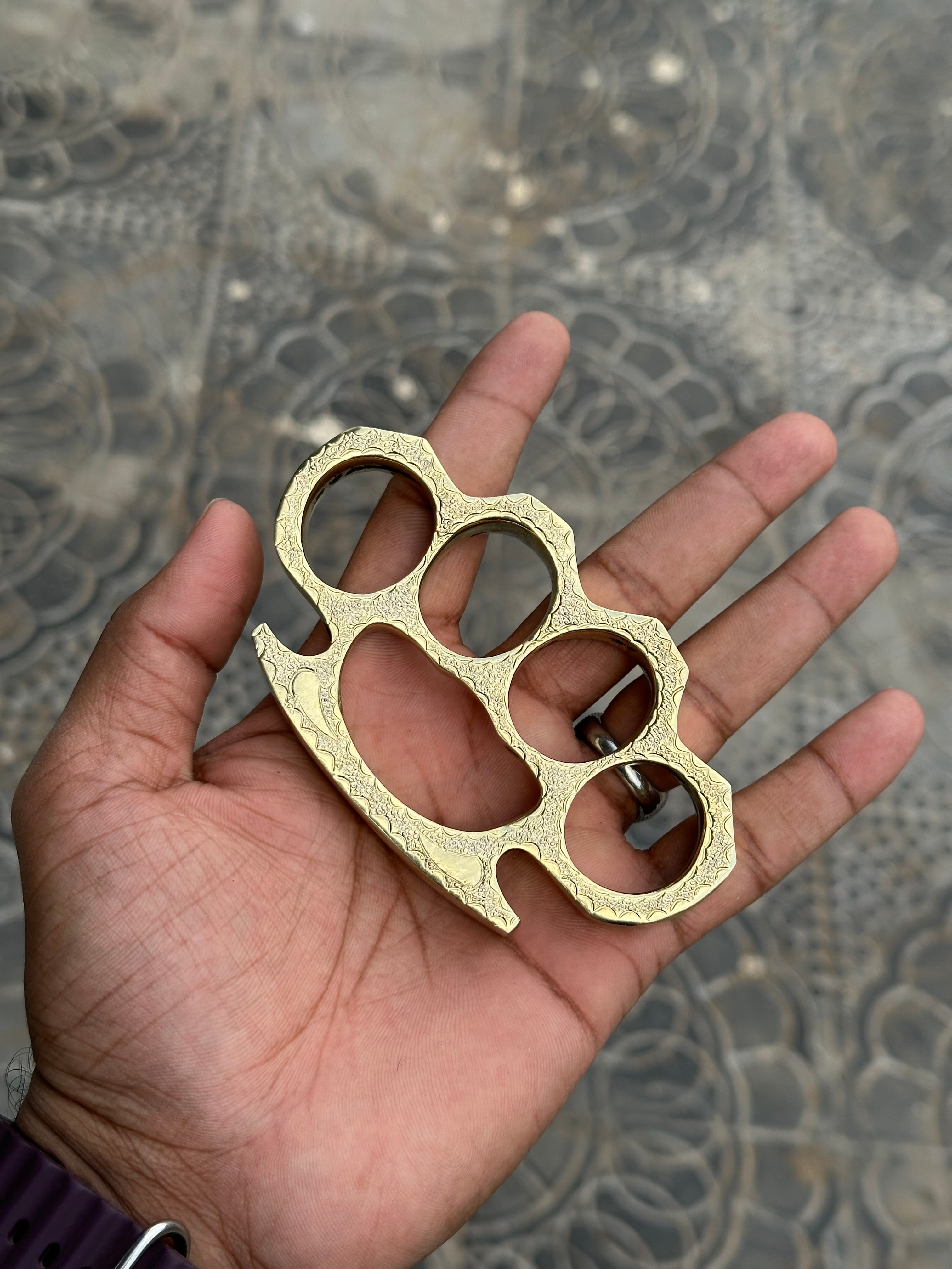 Hand-Engraved Brass Knuckle – Summer 2025 with Premium Leather Belt Case