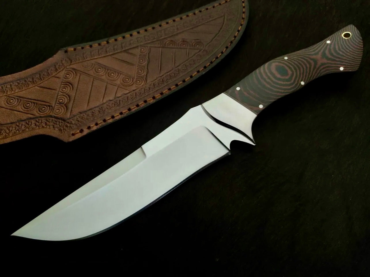 Custom handmade d2 steel hunting knife