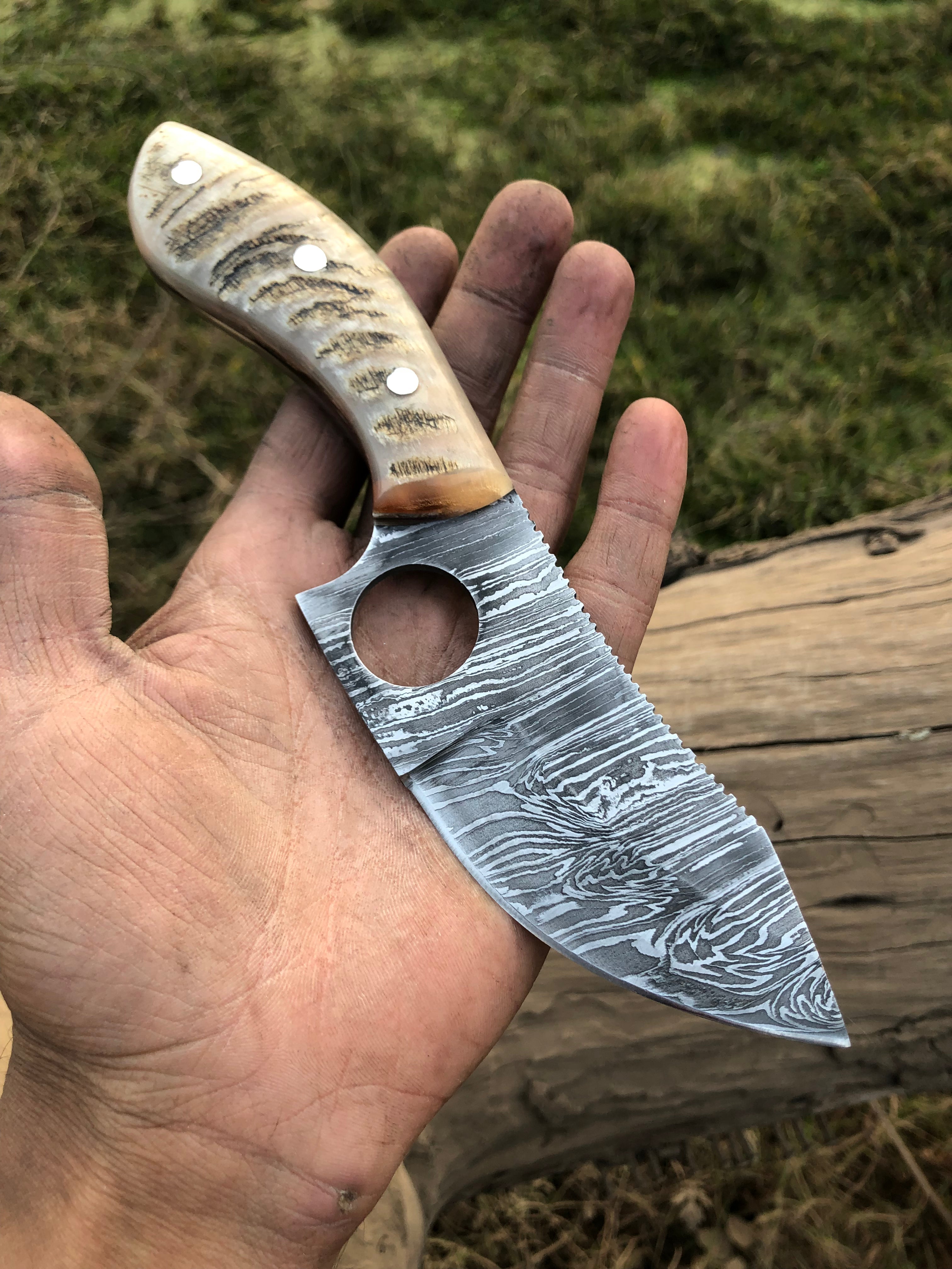 Custom handmade Damascus steel hunting knife