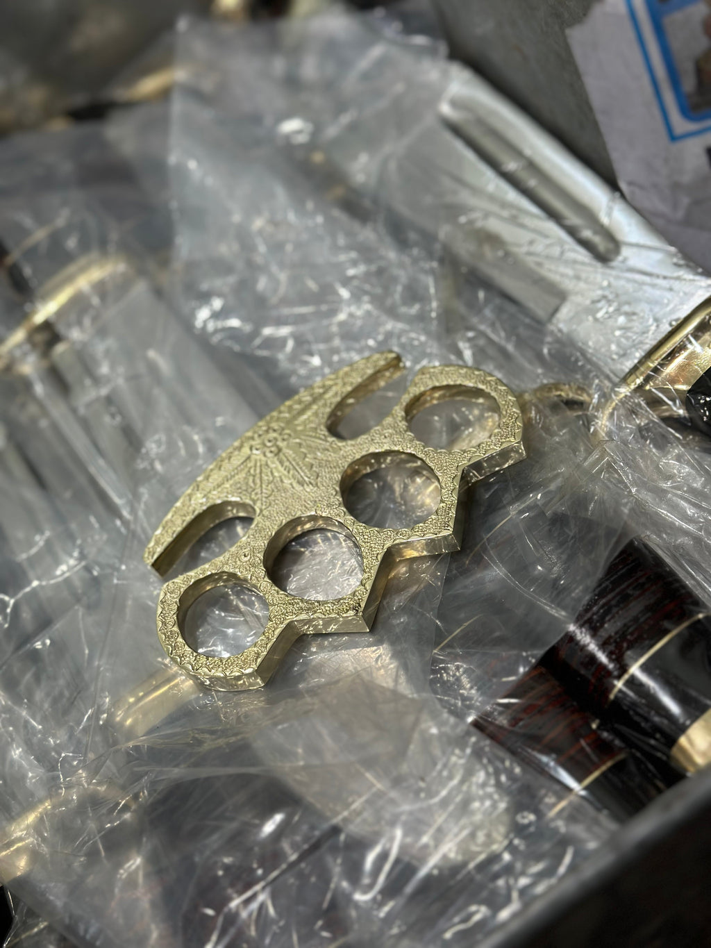 Hand-Engraved Brass Knuckle – Polished Finish with Leather Carry Case