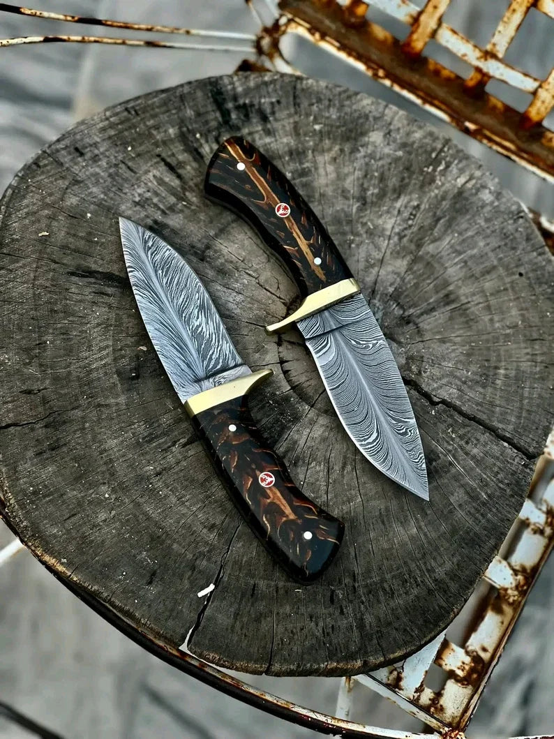 Pair of custom handmade damascus steel feather pattern hunting knives With leather sheath