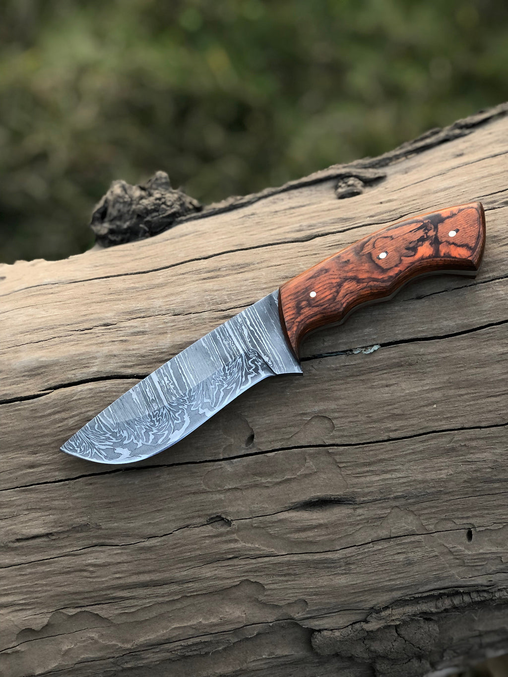 Custom handmade Damascus steel hunting knife
