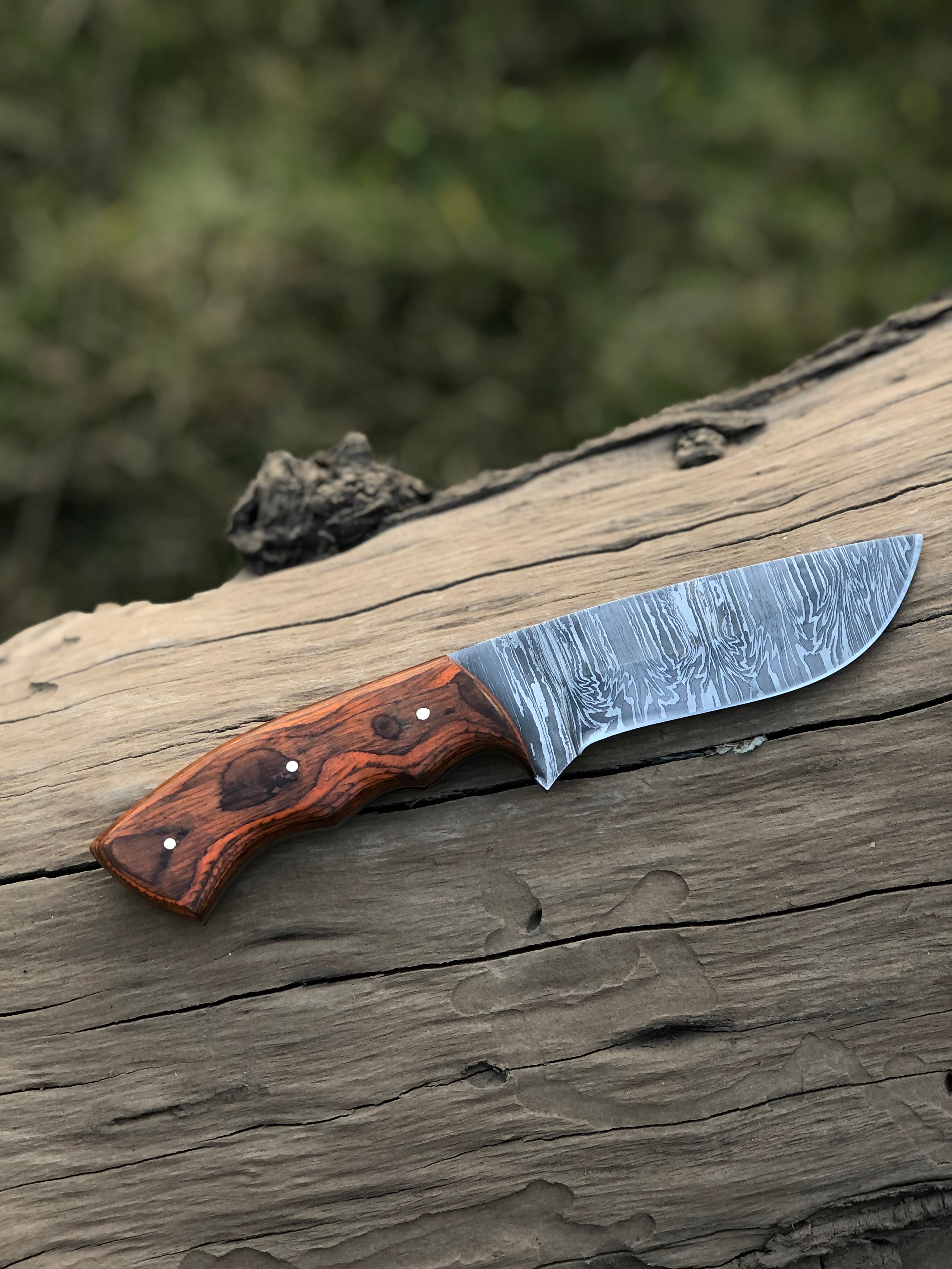 Custom handmade Damascus steel hunting knife