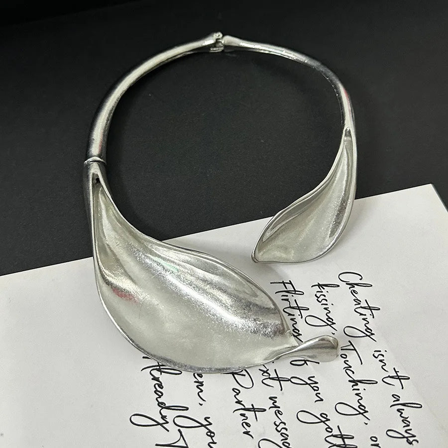 Metal leaf shaped flower bracelet bracelet