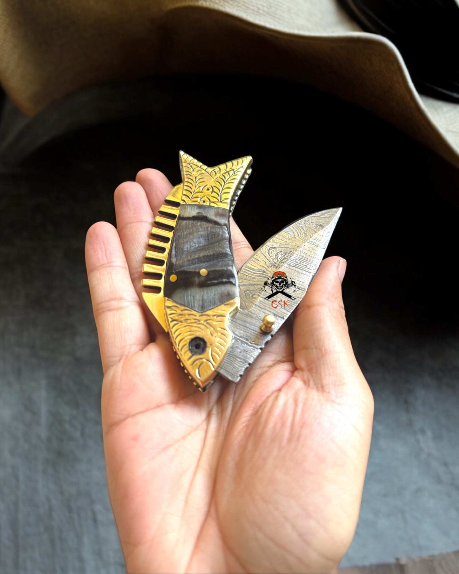Unique Fish Shape Damascus Steel Folding Knife - Elegant & Functional EDC Blade