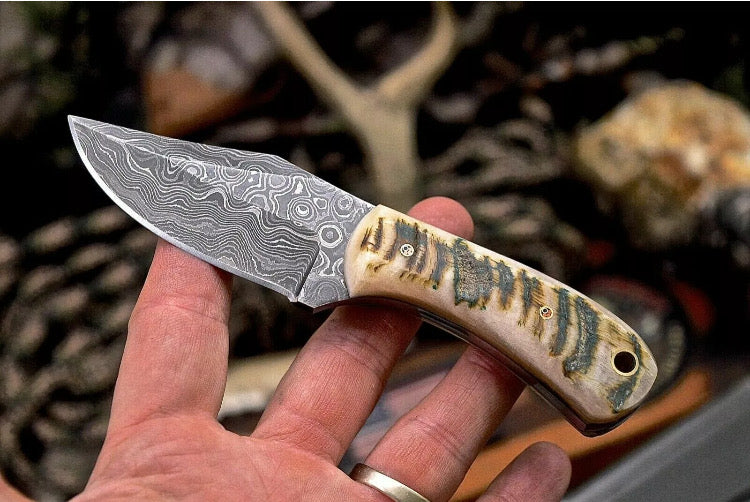 Custom handmade Damascus steel hunting knife