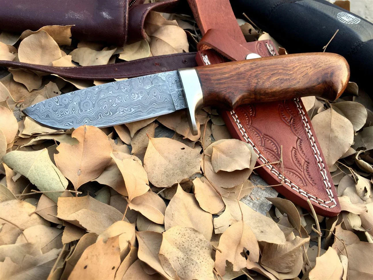 CUSTOM HANDMADE DAMASCUS STEEL KNIFE /ROSEWOOD HANDLE