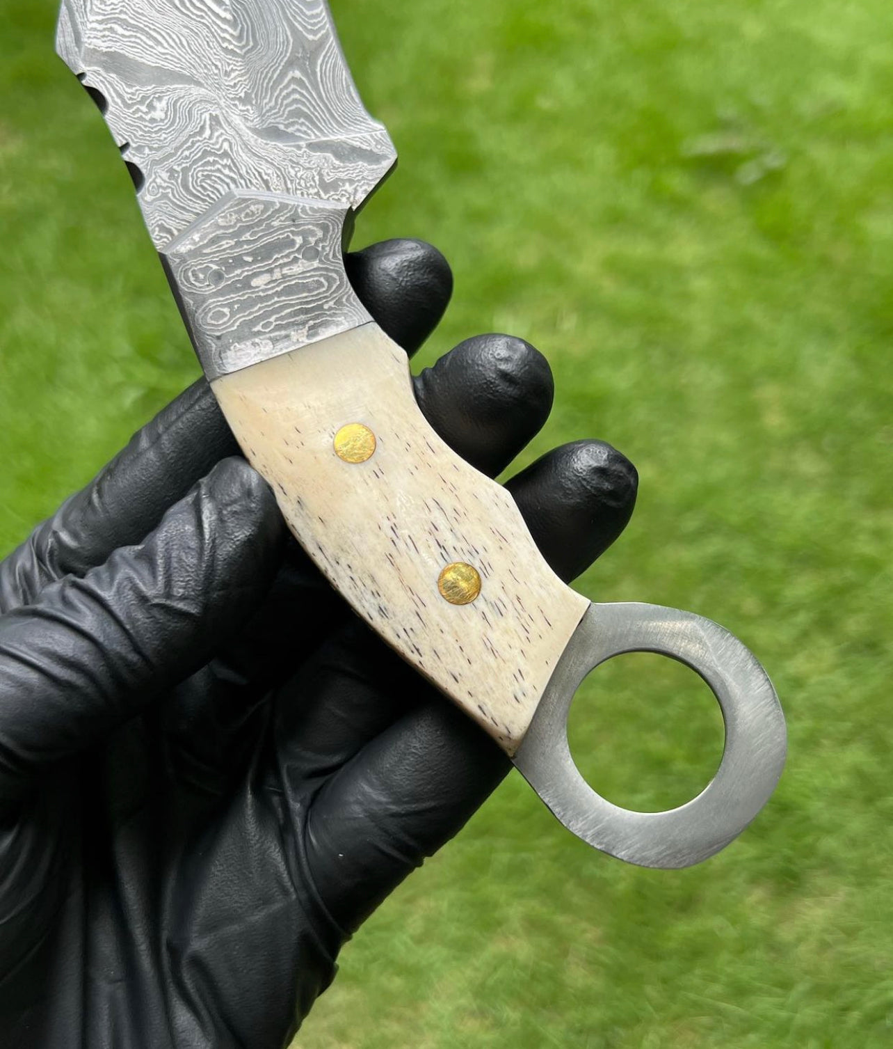 Handmade Damascus karambit knife