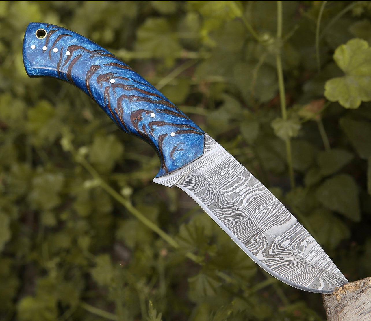 8" Handmade Damascus Steel Skinning Knife with Pine Cone Handle & Leather Sheath