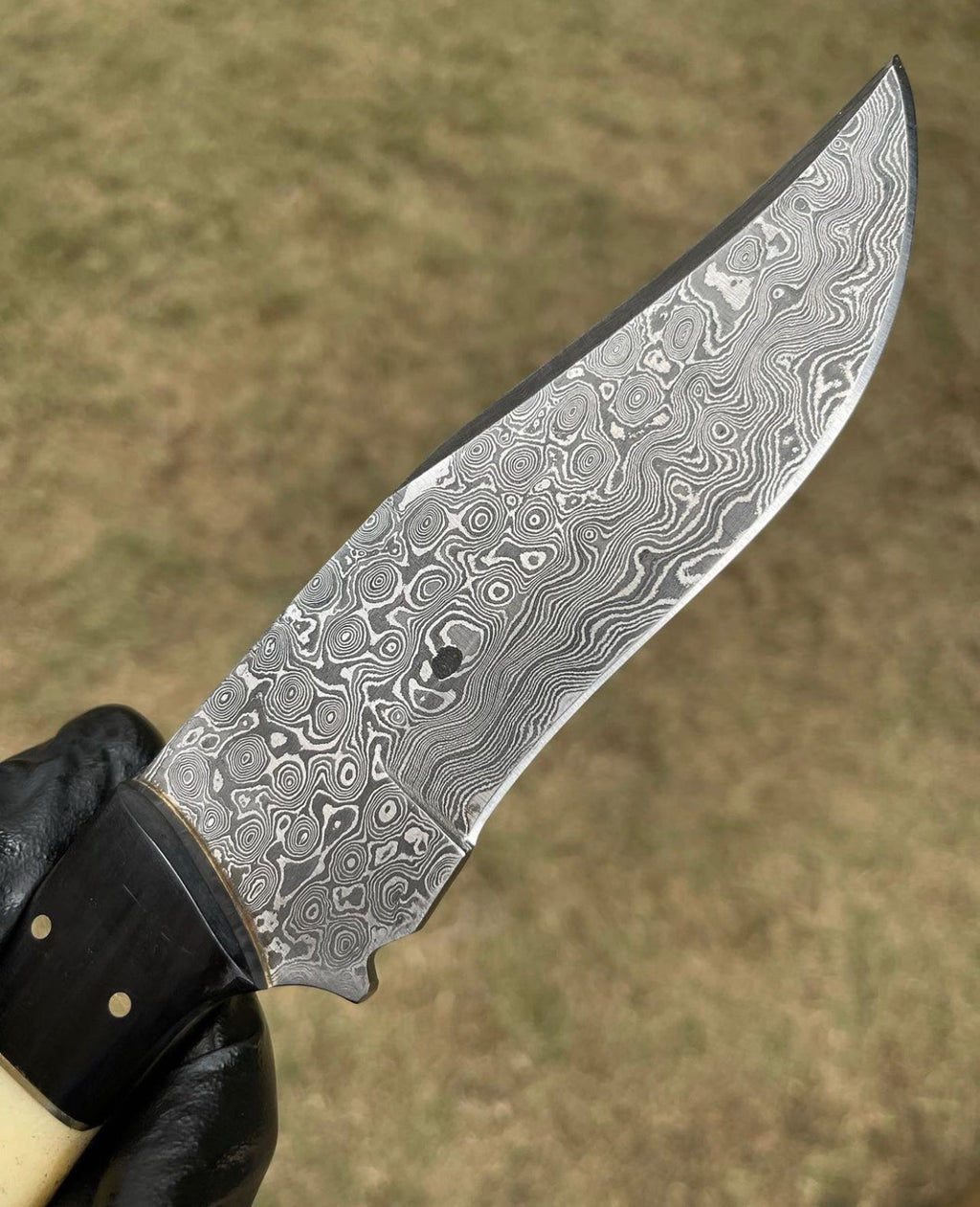 Handmade Damascus Steel Hunting Knife