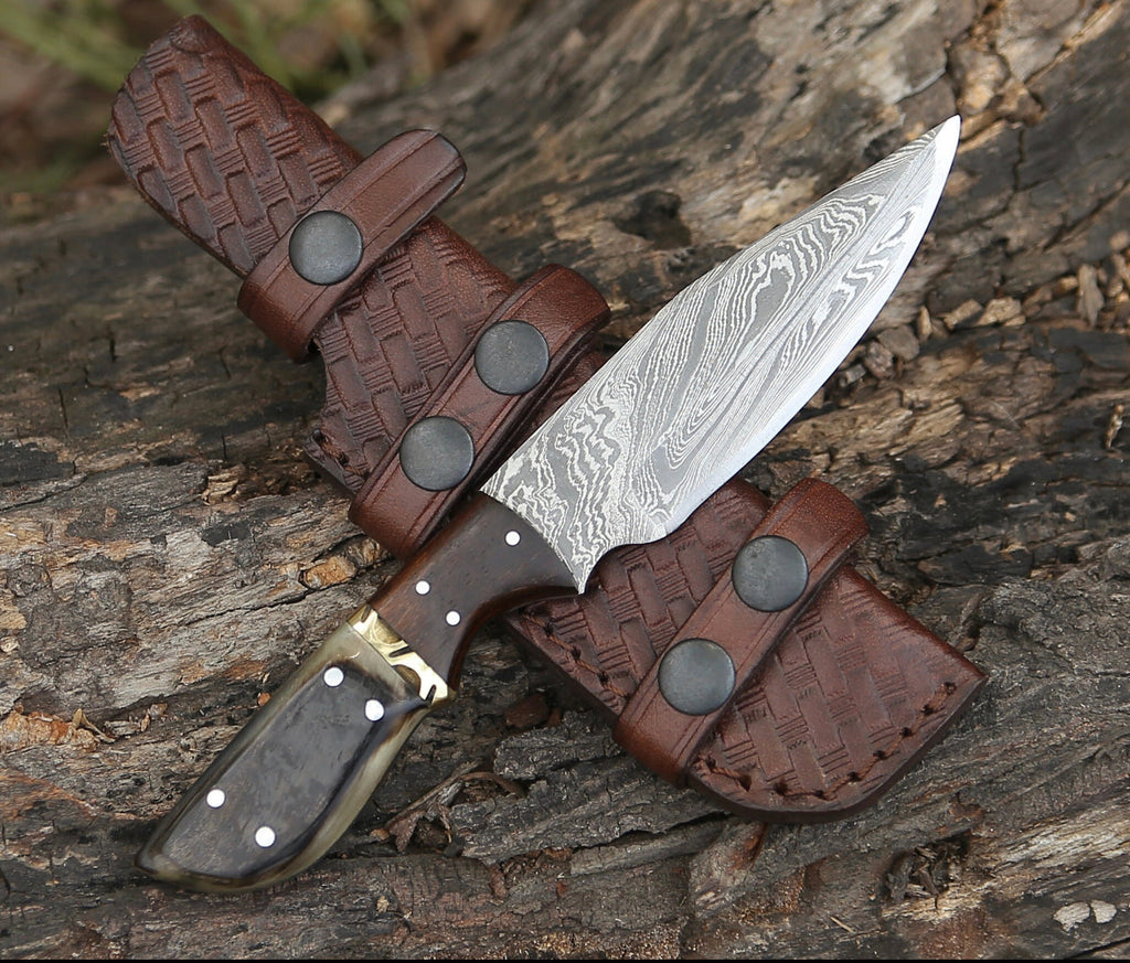 Damascus Hunting Knife - Ram Horn.