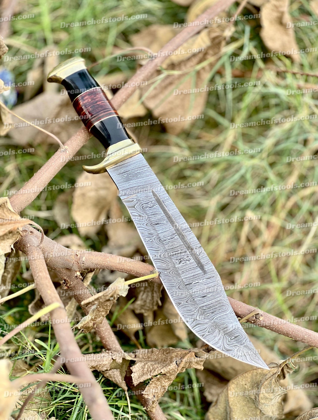 Handmade Damascus Steel Crocodile Dundee Bowie Knife – Premium Brass Guard, Buffalo Horn Handle, Leather Sheath