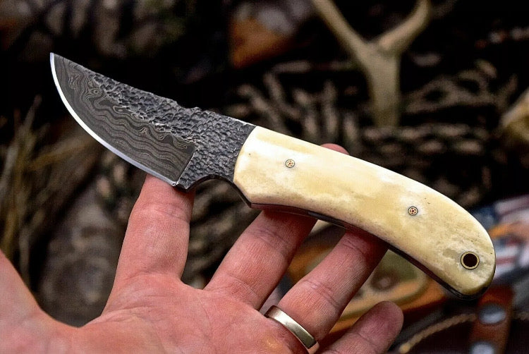 Best Knife for Skinning Deer – 7” Handmade Damascus Steel Blade with Camel Bone Handle & Leather Sheath