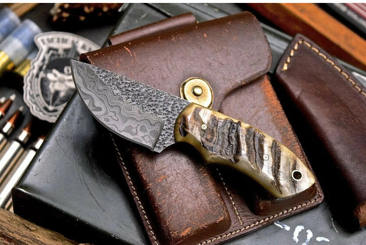 Custom handmade Damascus steel hunting knife