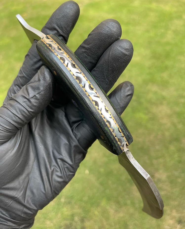 Handmade Damascus steel karambit knife