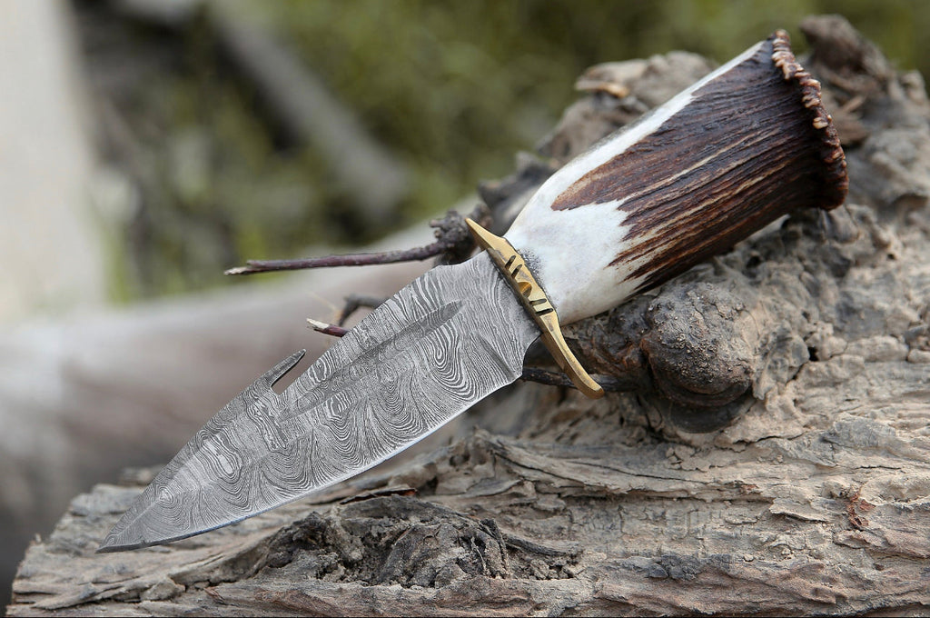 Custom handmade Damascus steel hunting knife
