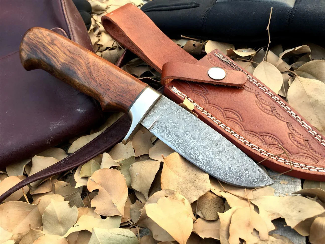 CUSTOM HANDMADE DAMASCUS STEEL KNIFE /ROSEWOOD HANDLE