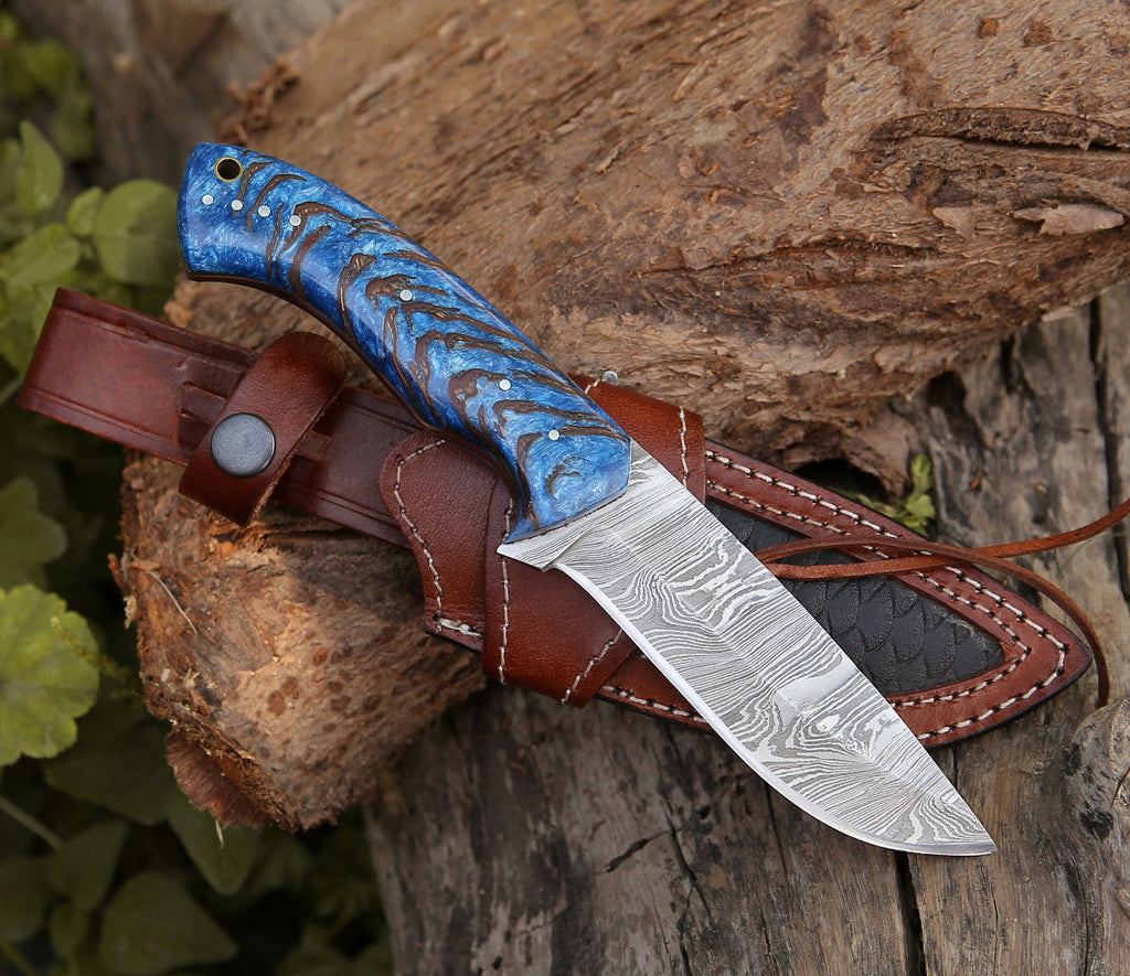 8" Handmade Damascus Steel Skinning Knife with Pine Cone Handle & Leather Sheath